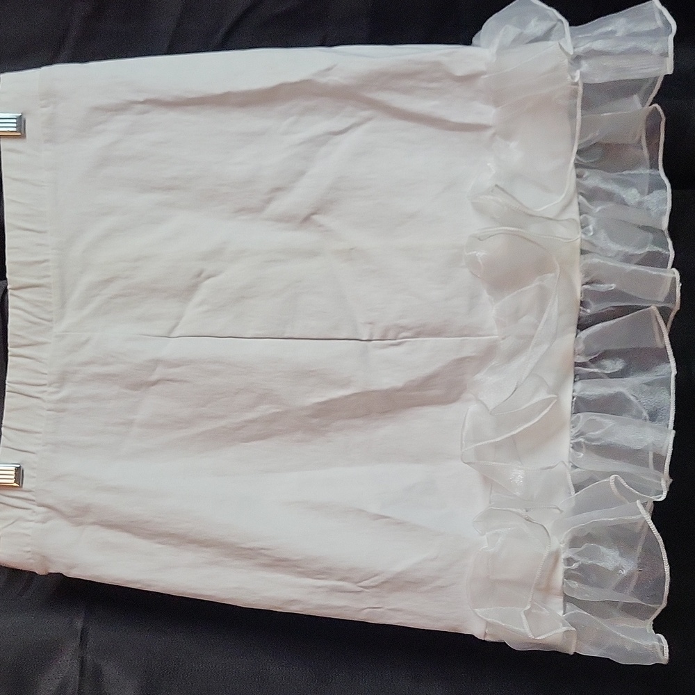 White Ruffle Skirt, Size L - Picture 5 of 7